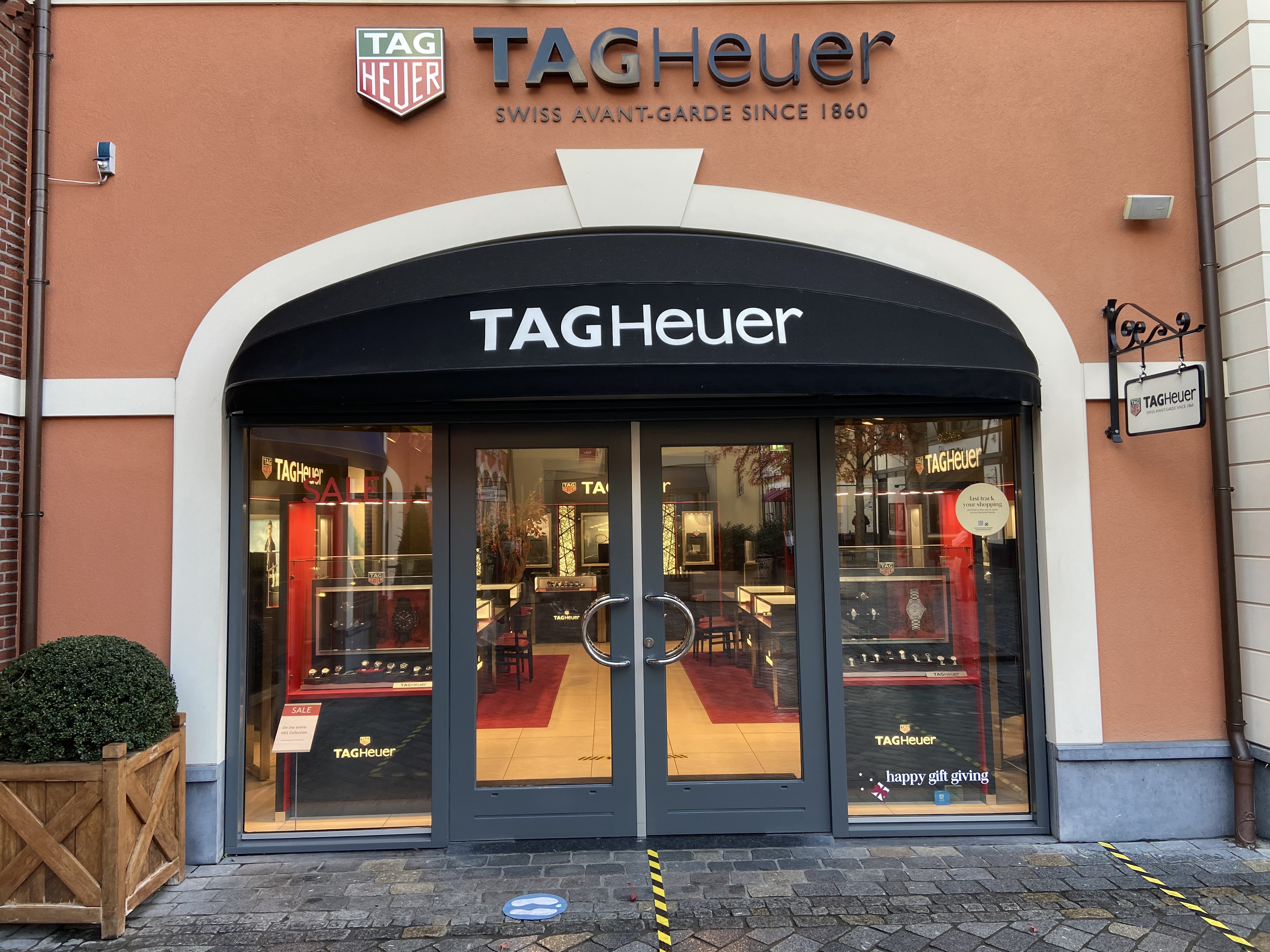 TAG HEUER OUTLET STORE ROERMOND NETHERLANDS