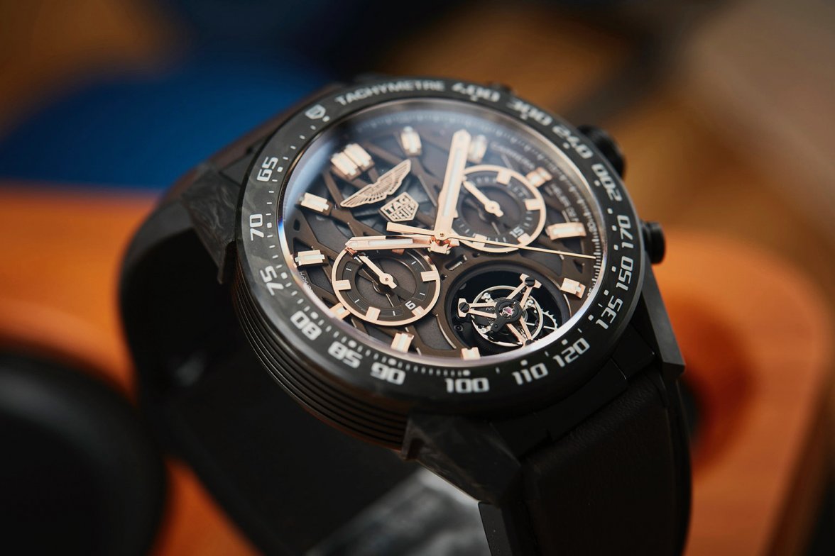 2020-tag-heuer-2020-carrera-heuer-02-tourbillon-aston-martin-edition-ref.-car5a8e-13.jpeg