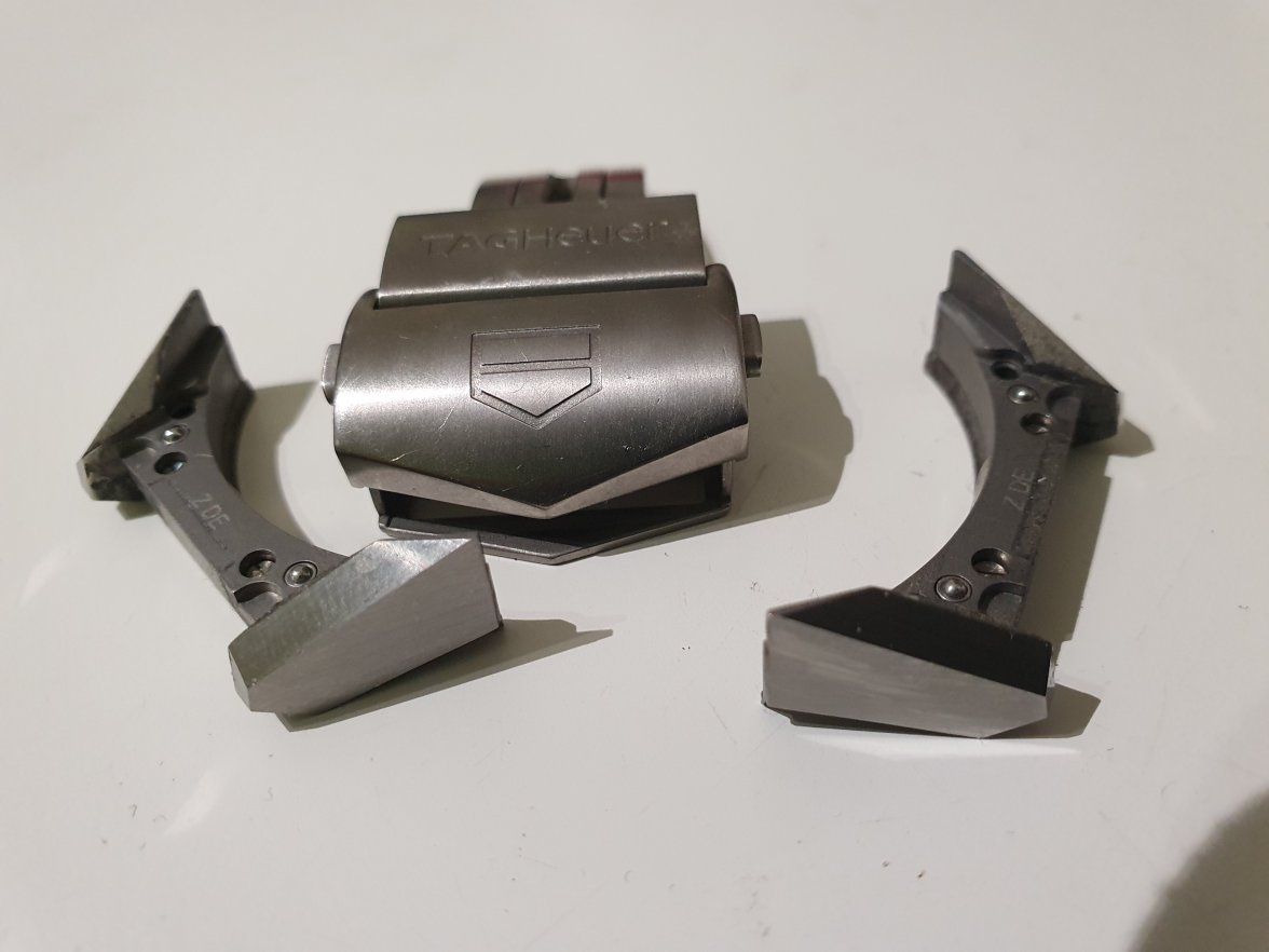 TAG Heuer Connected E2 Modular 45 2018 lugs Buckle TAG Heuer