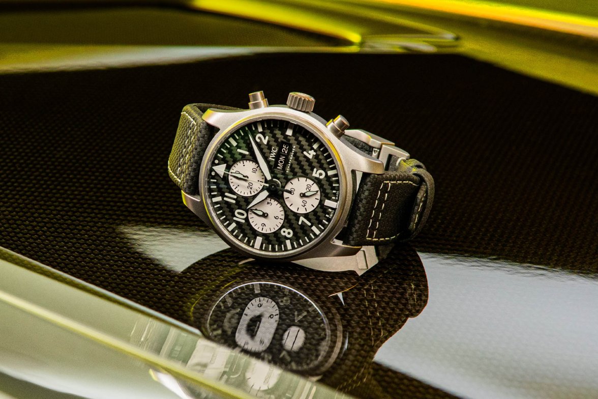 IWC-Pilots-Watch-Chronograph-Edition-AMG-IW377903-4.jpg