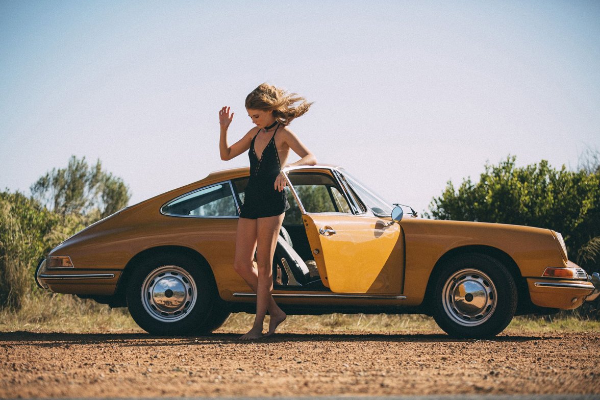 Porsche 912 babe '70s 3.jpg