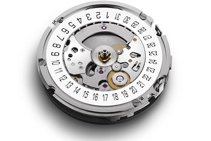 CALIBRE_HEUER_02_PACKSHOT_BACK_2017_HD.jpg