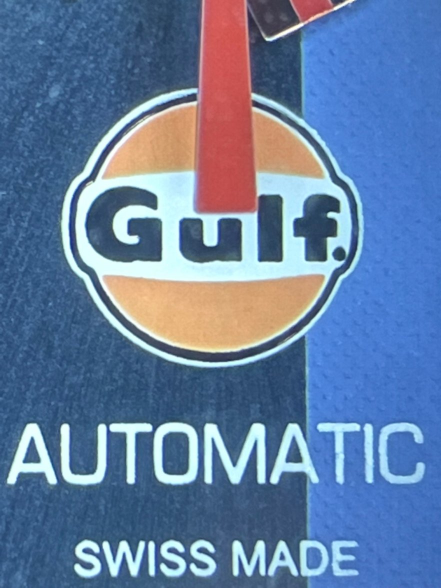 TAG CAW211R Gulf Logo Macro.jpg