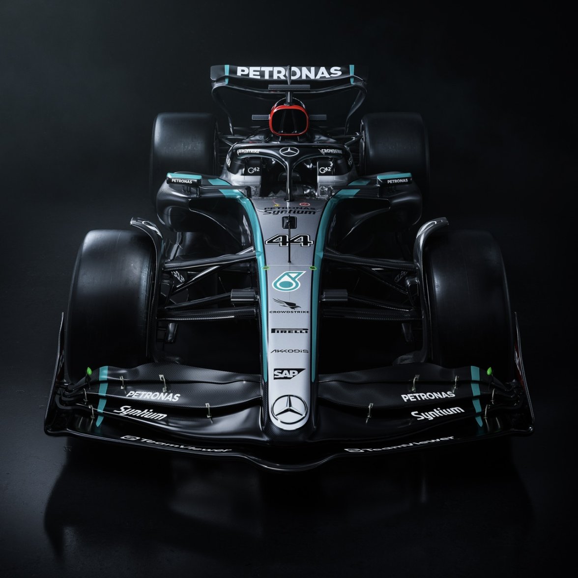 Mercedes-AMG W15 E PERFORMANCE - Lewis Hamilton - Front High.jpeg