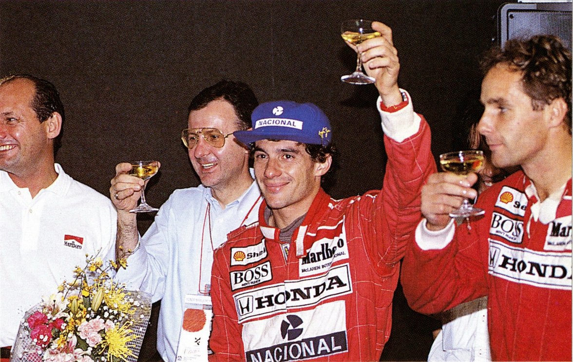 Senna_JapanGP1991_Champagne.jpg