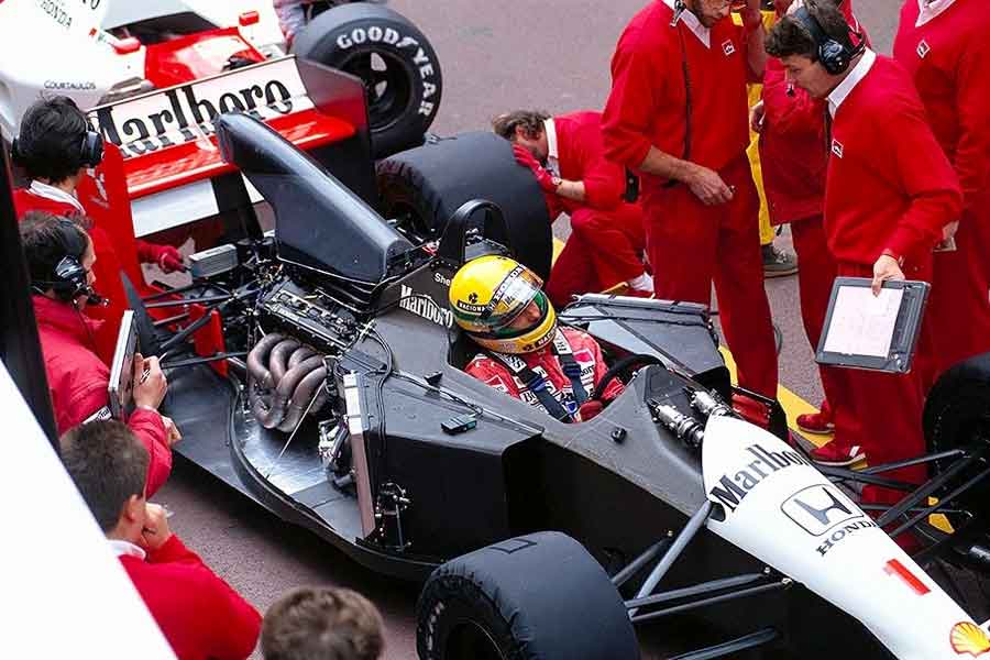 senna-mclaren-mp46-open.jpg