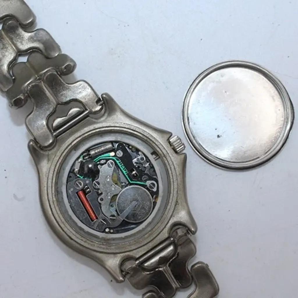 Tag-Heuer-4-Rear-Open.webp