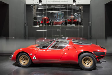 Alfa-Romeo-33-Stradale-Museo-Storio-01.jpg