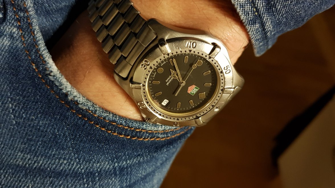 Tag Heuer 2000.jpg