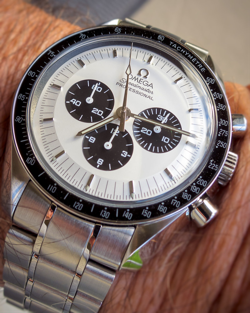 Montre du jour Speedmaster IMG_2882 Smart Photo Blur Web Lower.jpg