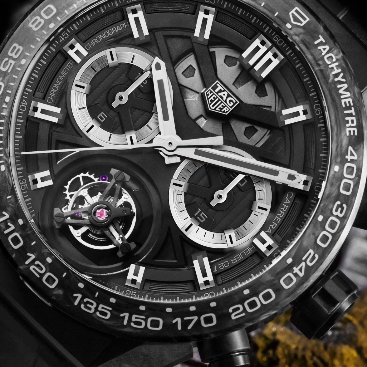 tag-heuer-carrera-carbon-tourbillon-diapo3.jpg